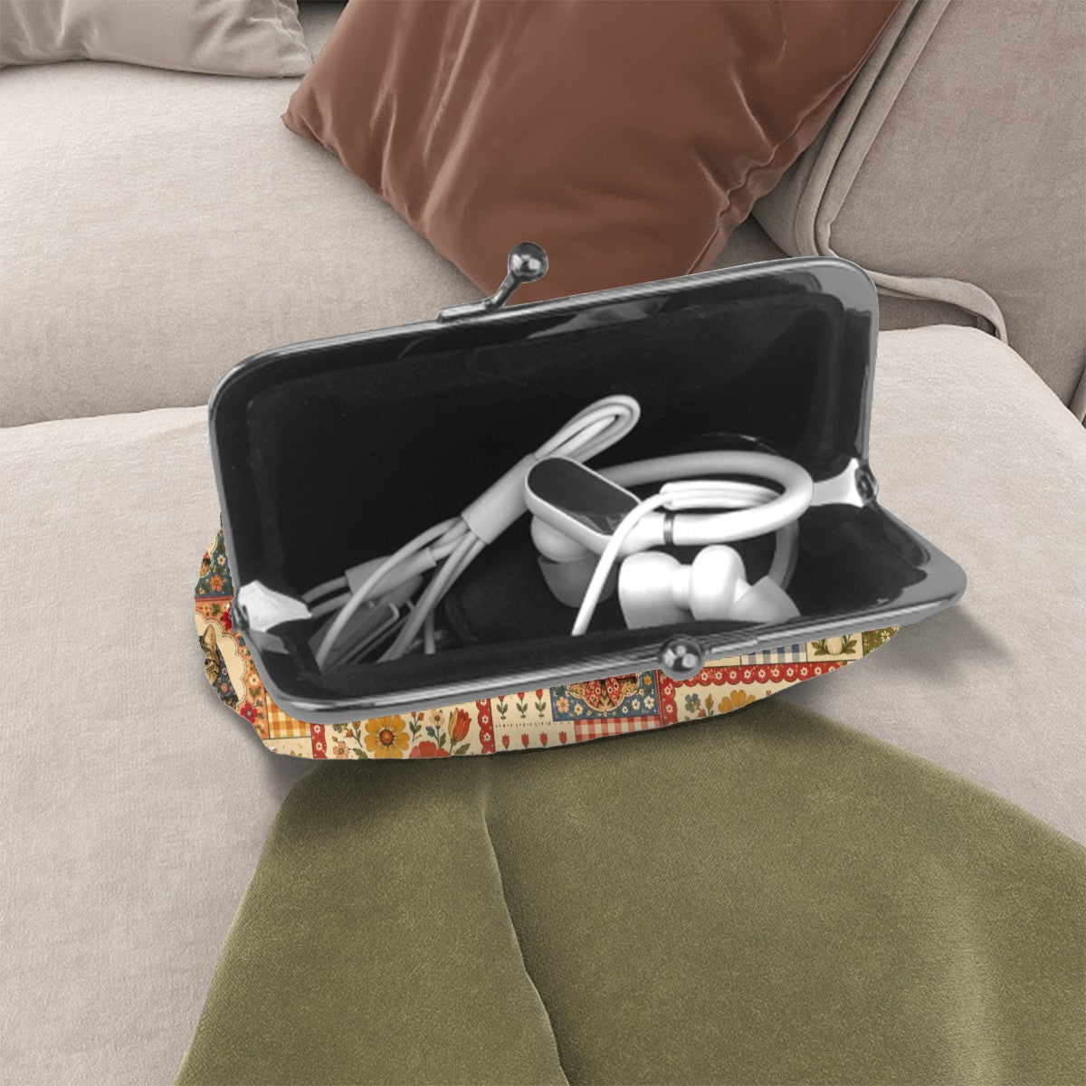 Babushka Cat Patchwork and Pretty Kisslock Coin Purse