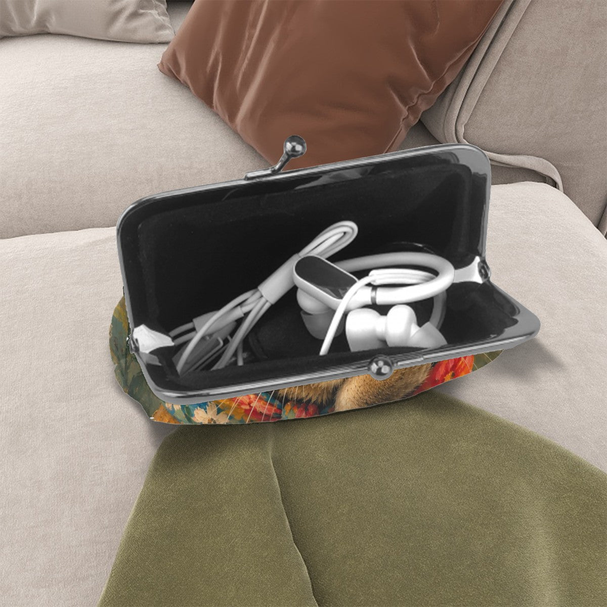 Babushka Cat Artsy Fartsy Lock Coin Purse portrait (1)